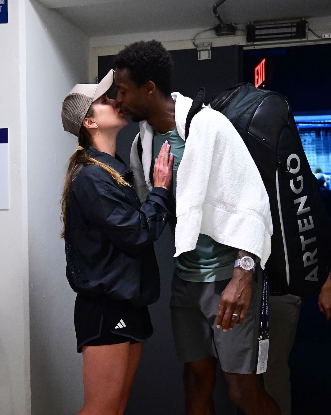 Свитолина играет с маленькой дочкой в промежутках между тренировками на милом видео